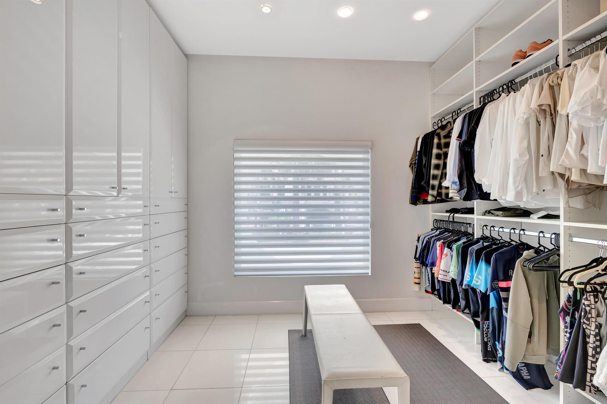 KINGS COURT - Residential