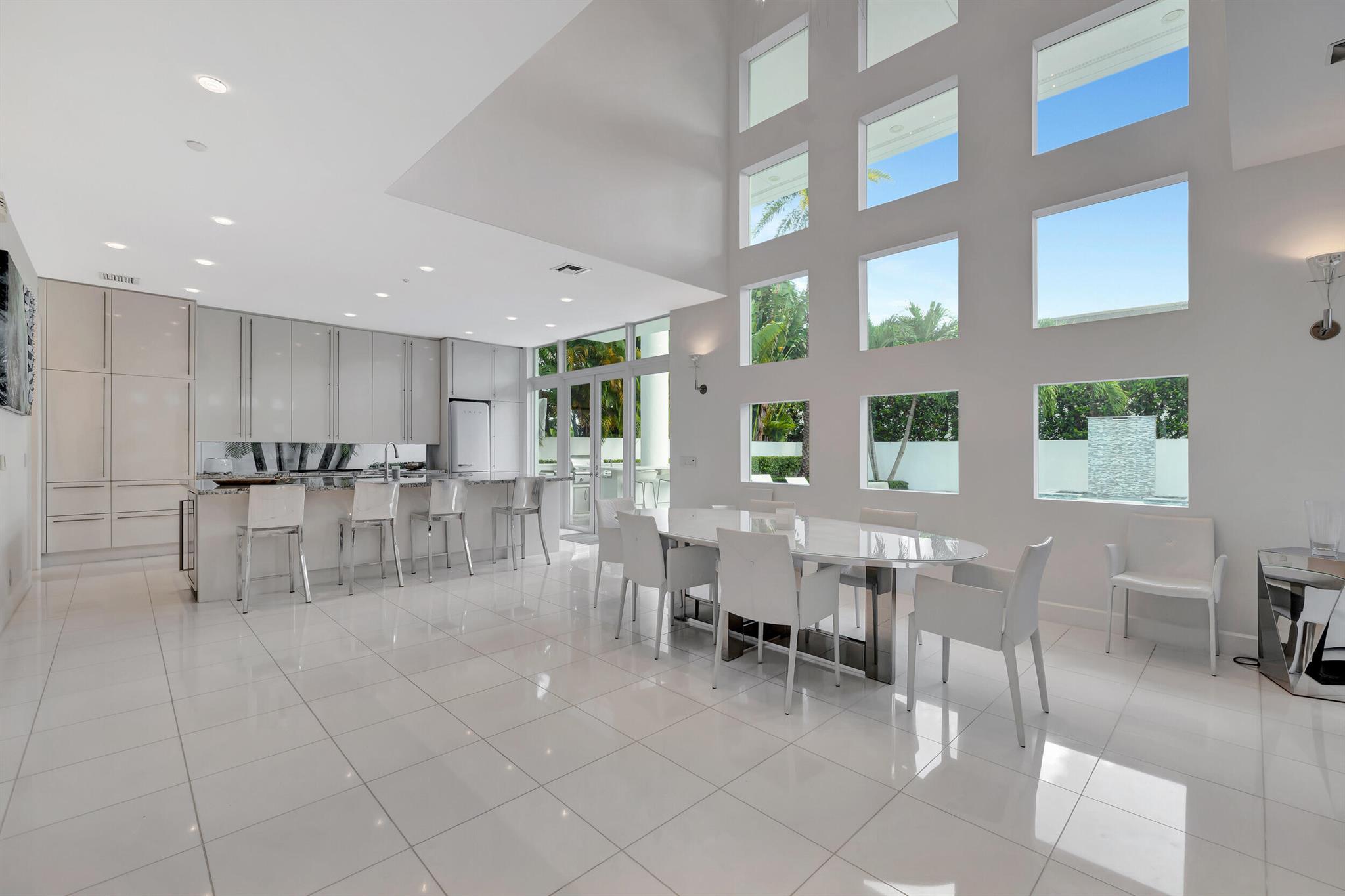 KINGS COURT - Residential