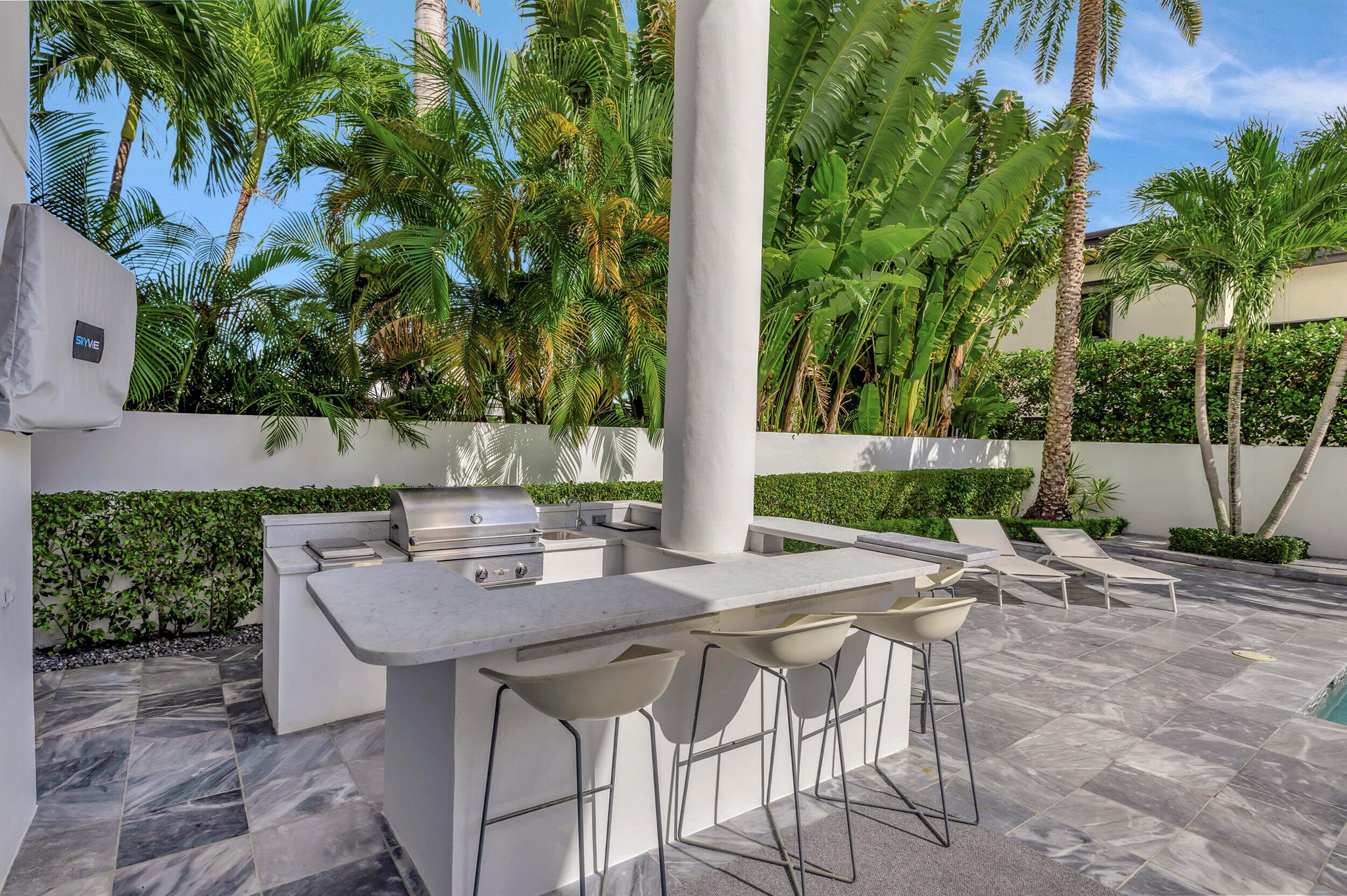 KINGS COURT - Residential