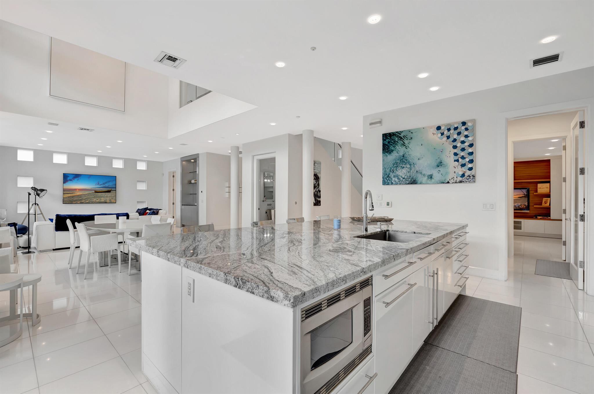 KINGS COURT - Residential