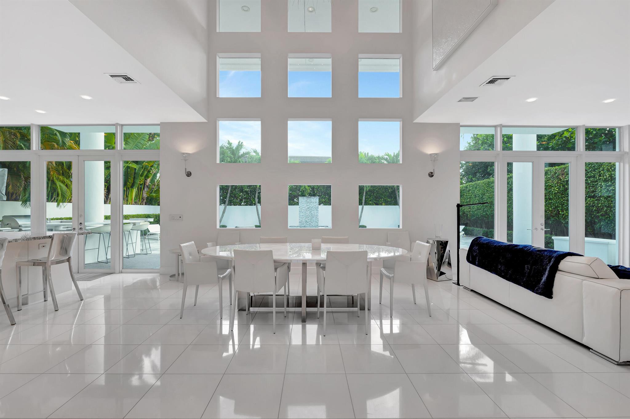 KINGS COURT - Residential