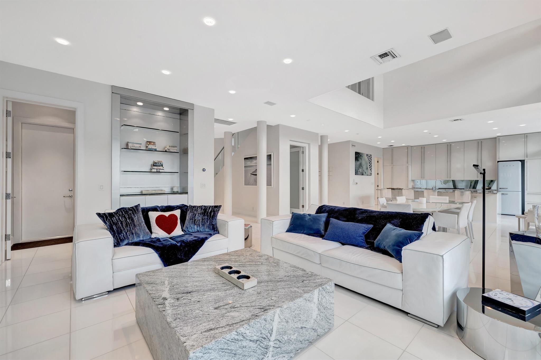 KINGS COURT - Residential