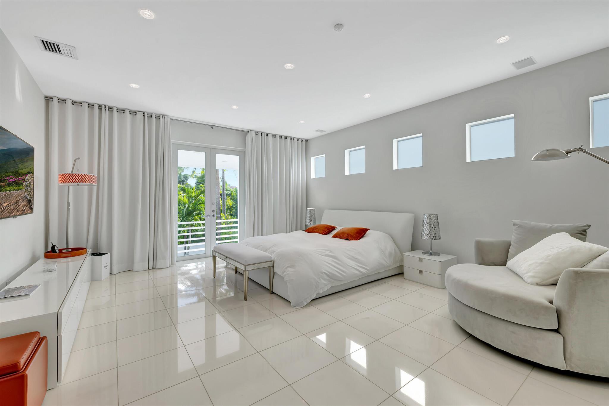 KINGS COURT - Residential