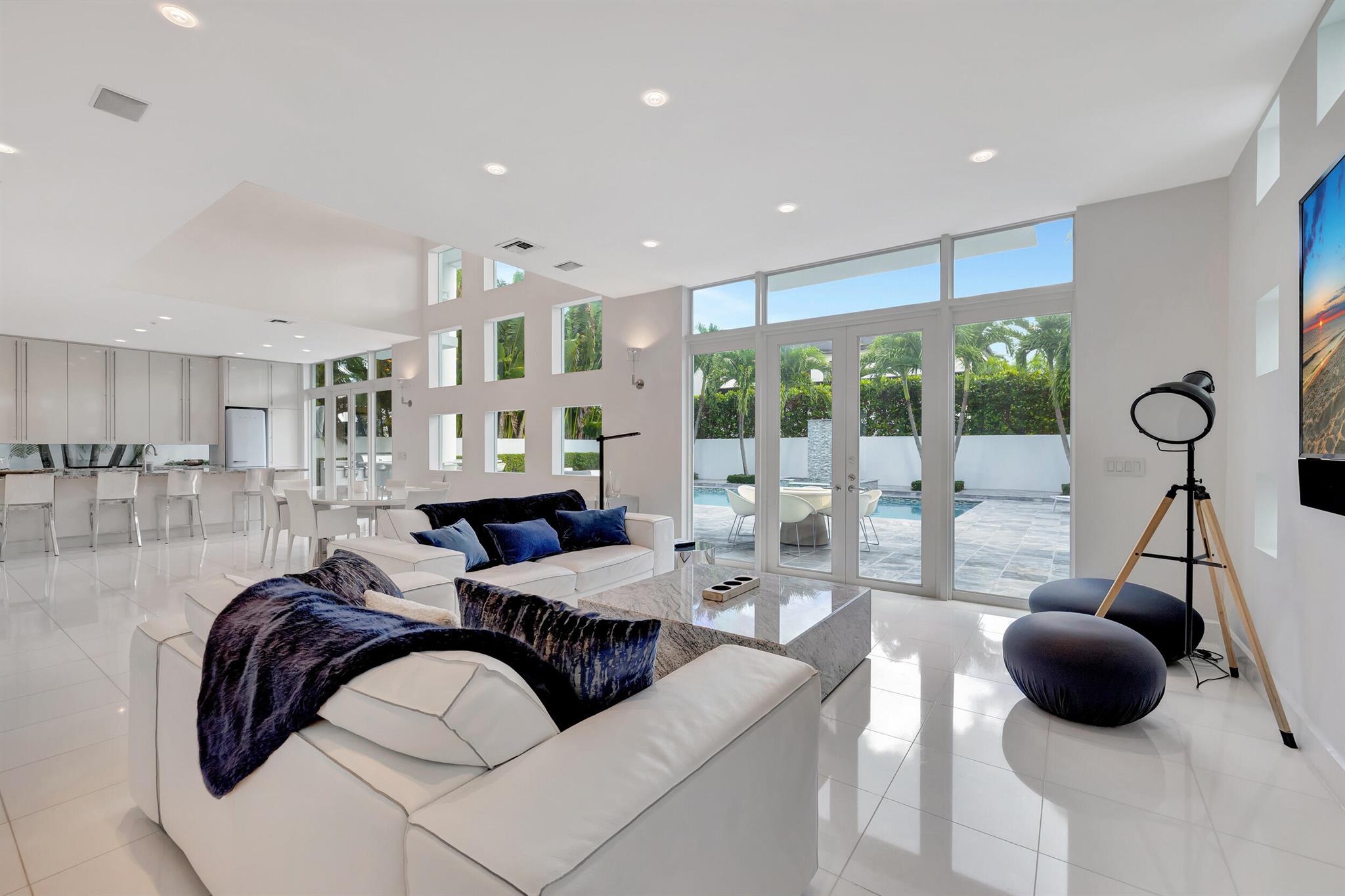 KINGS COURT - Residential