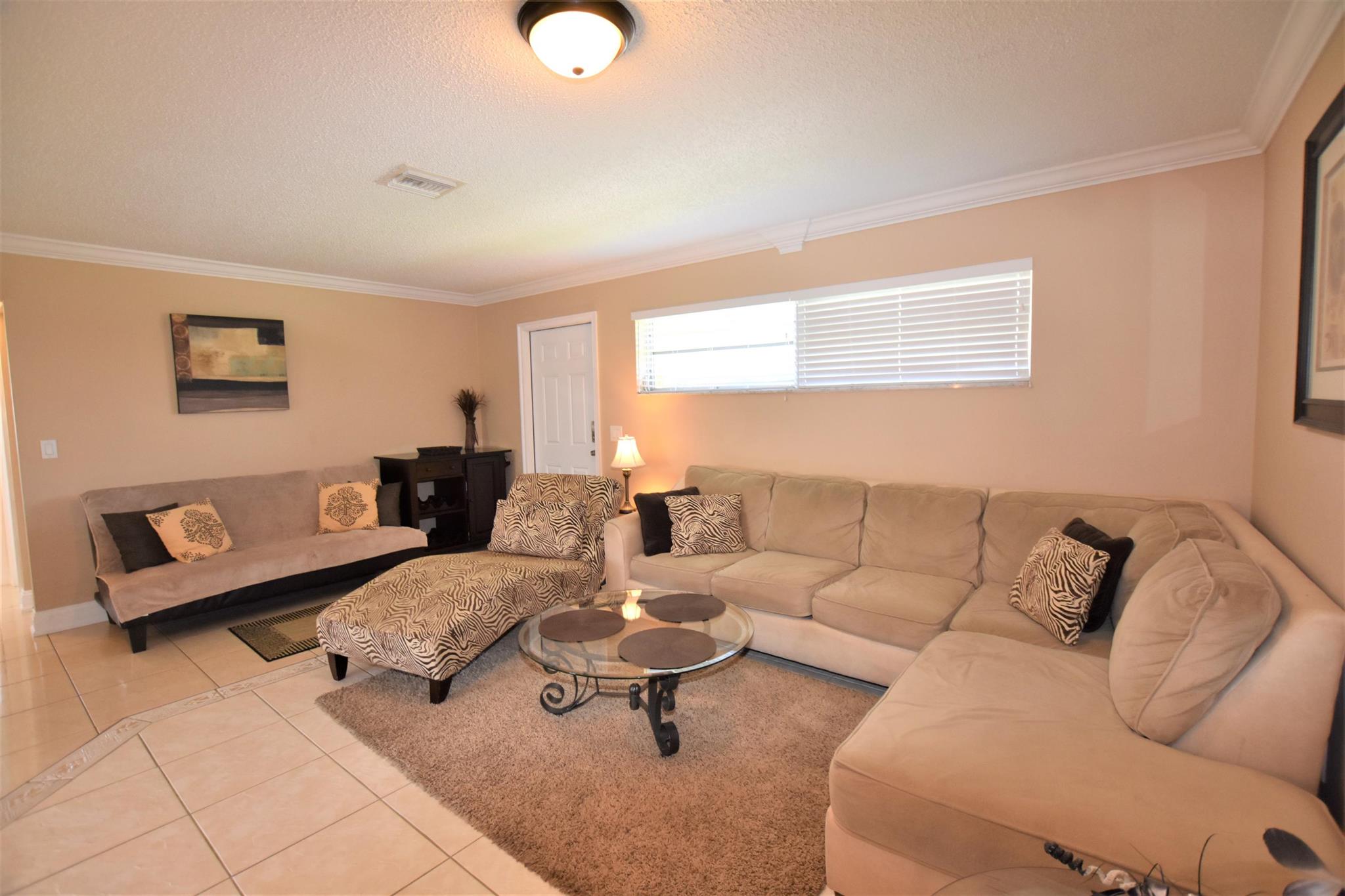 PINECREST CONDO - Residential Lease