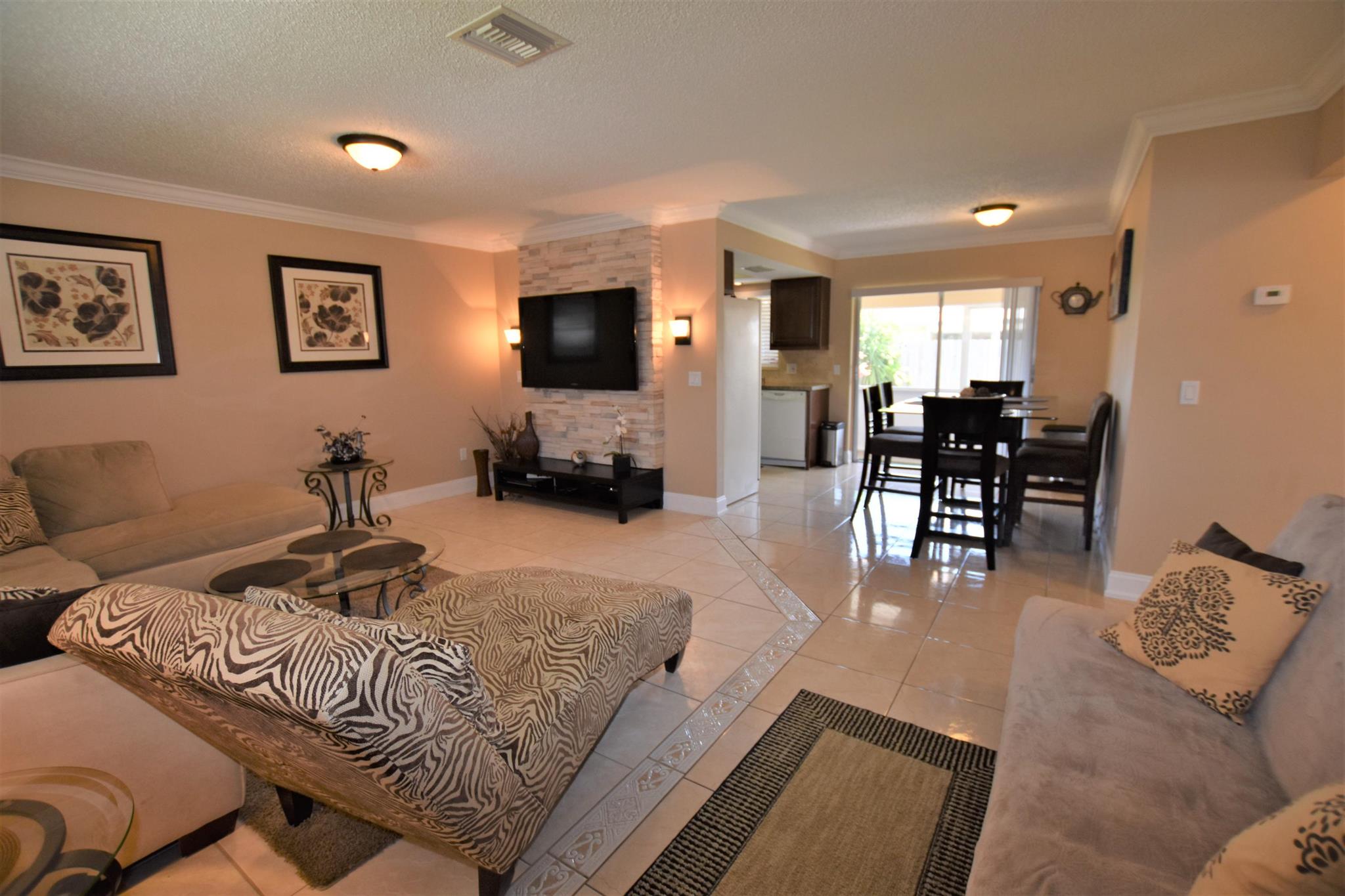 PINECREST CONDO - Residential Lease