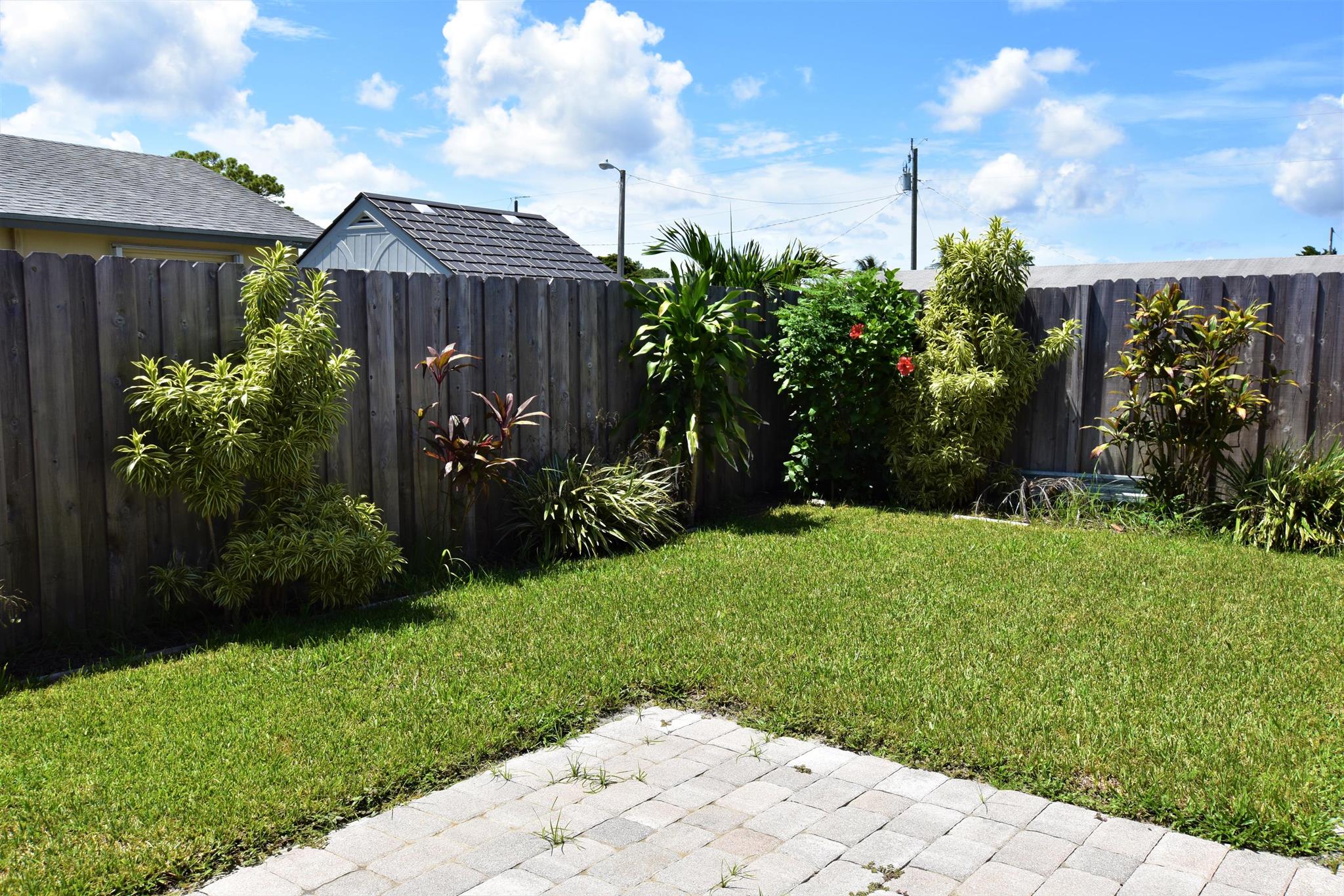 PINECREST CONDO - Residential Lease