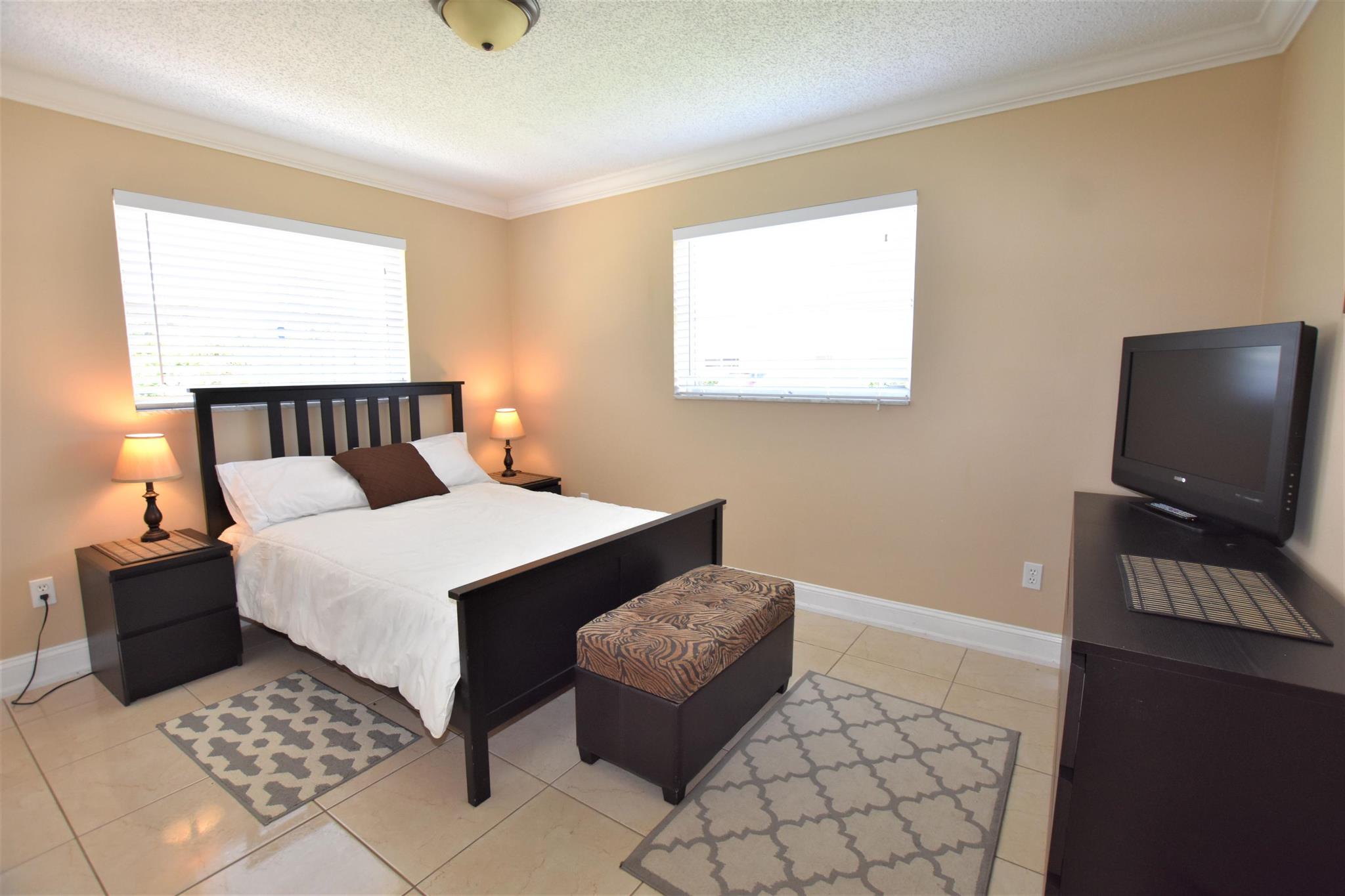 PINECREST CONDO - Residential Lease