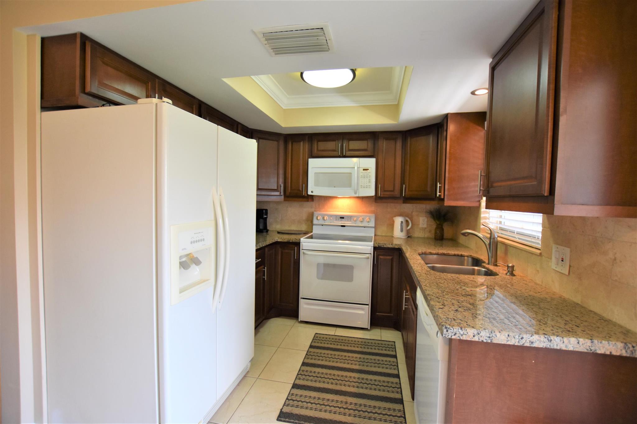 PINECREST CONDO - Residential Lease