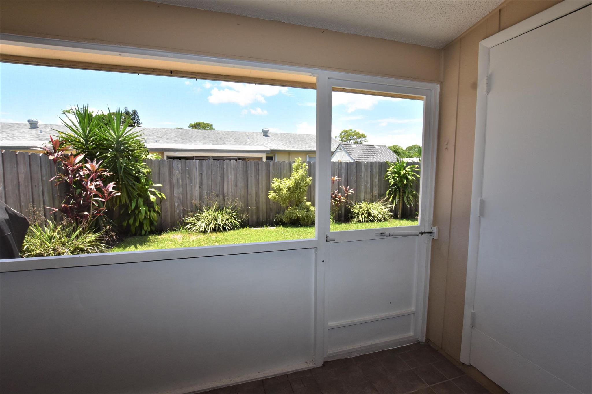 PINECREST CONDO - Residential Lease