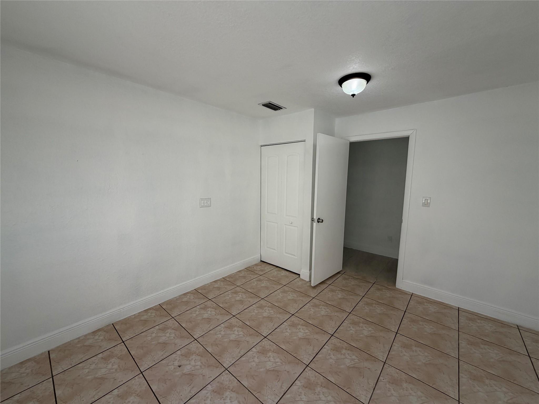 Town Of Modelo Dania B-49 - Residential