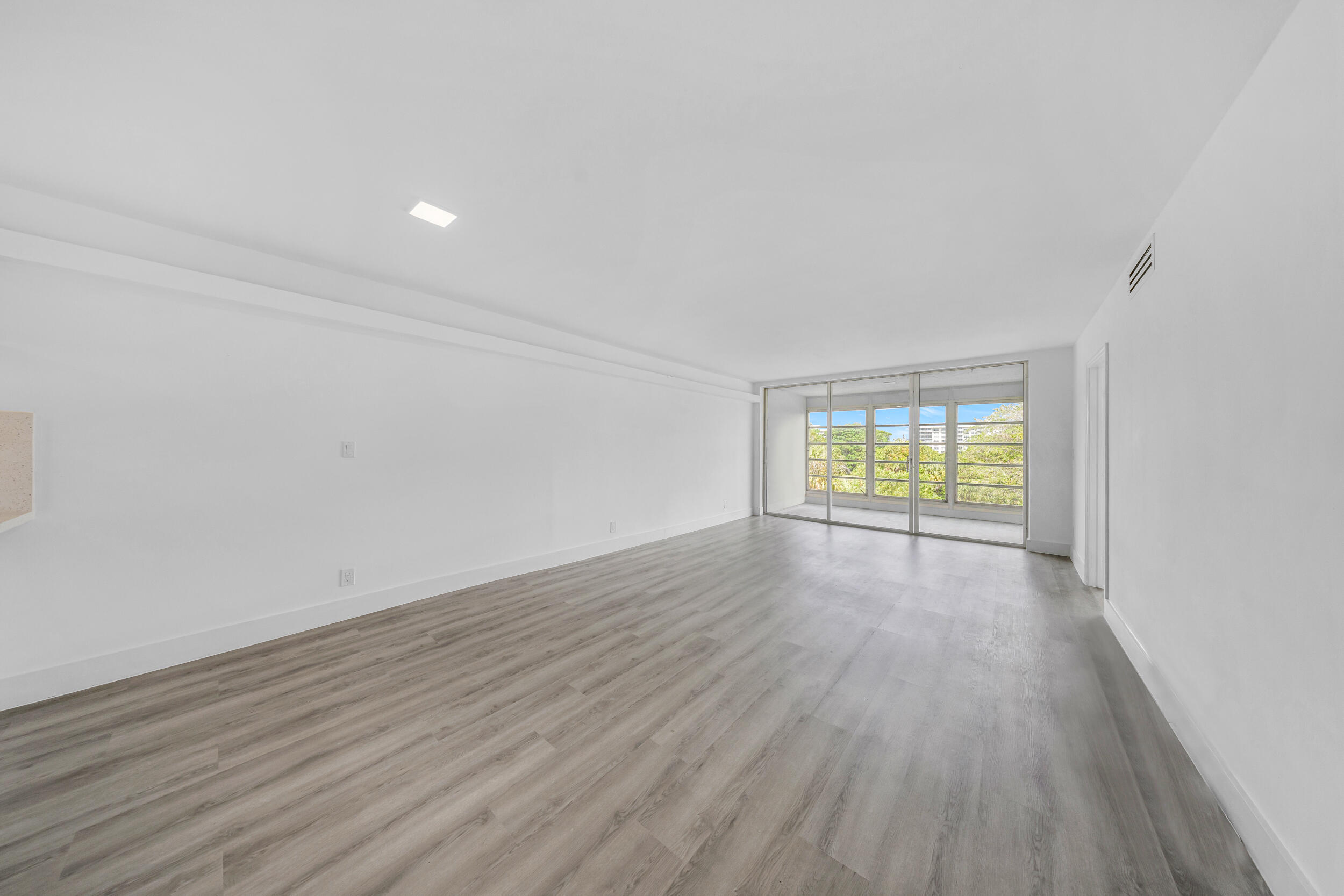 NO 35 PALM-AIRE COUNTRY CLUB - Residential Lease