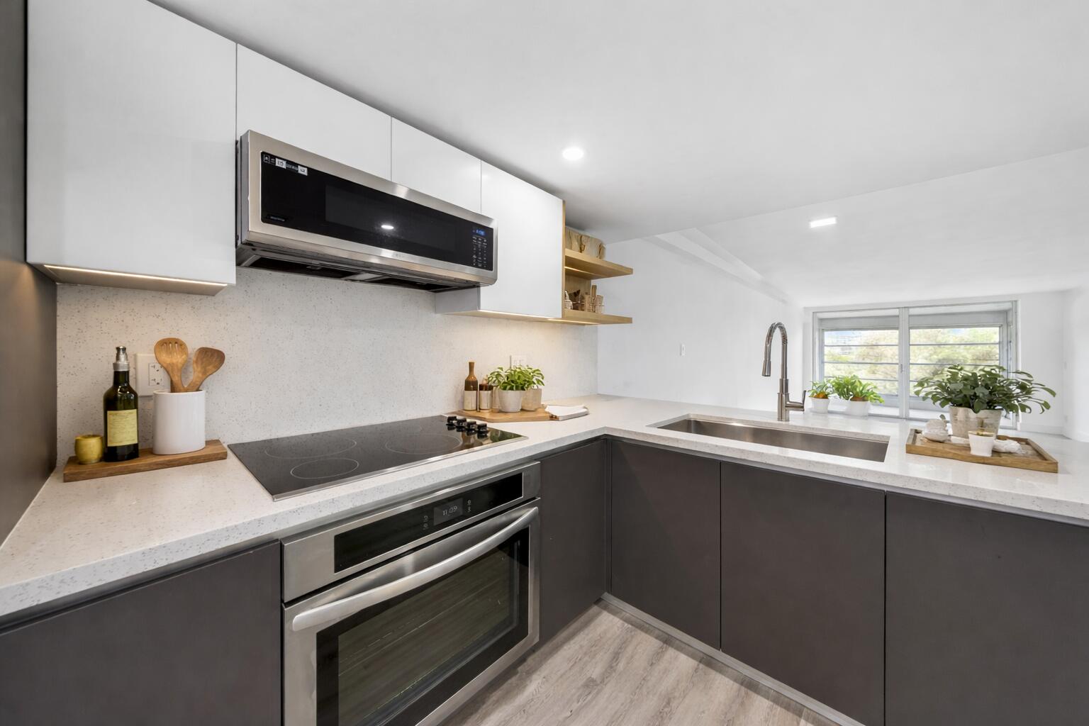 NO 35 PALM-AIRE COUNTRY CLUB - Residential Lease