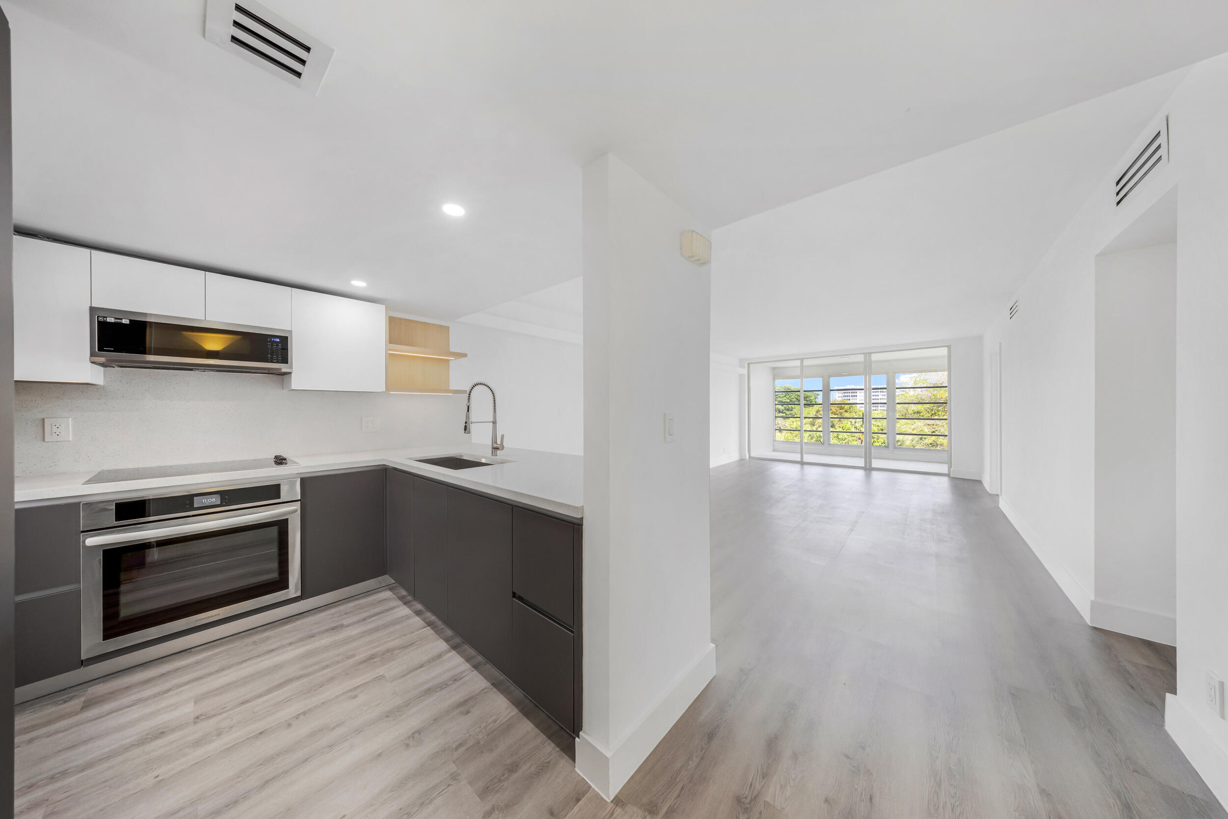 NO 35 PALM-AIRE COUNTRY CLUB - Residential Lease