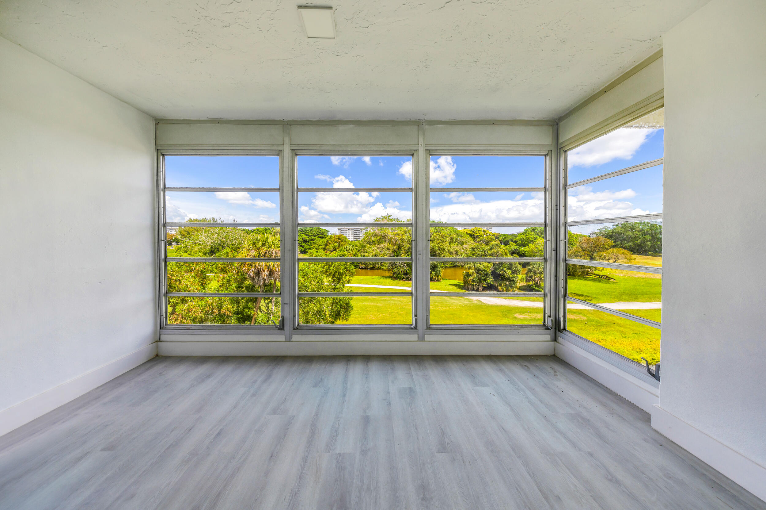 NO 35 PALM-AIRE COUNTRY CLUB - Residential Lease