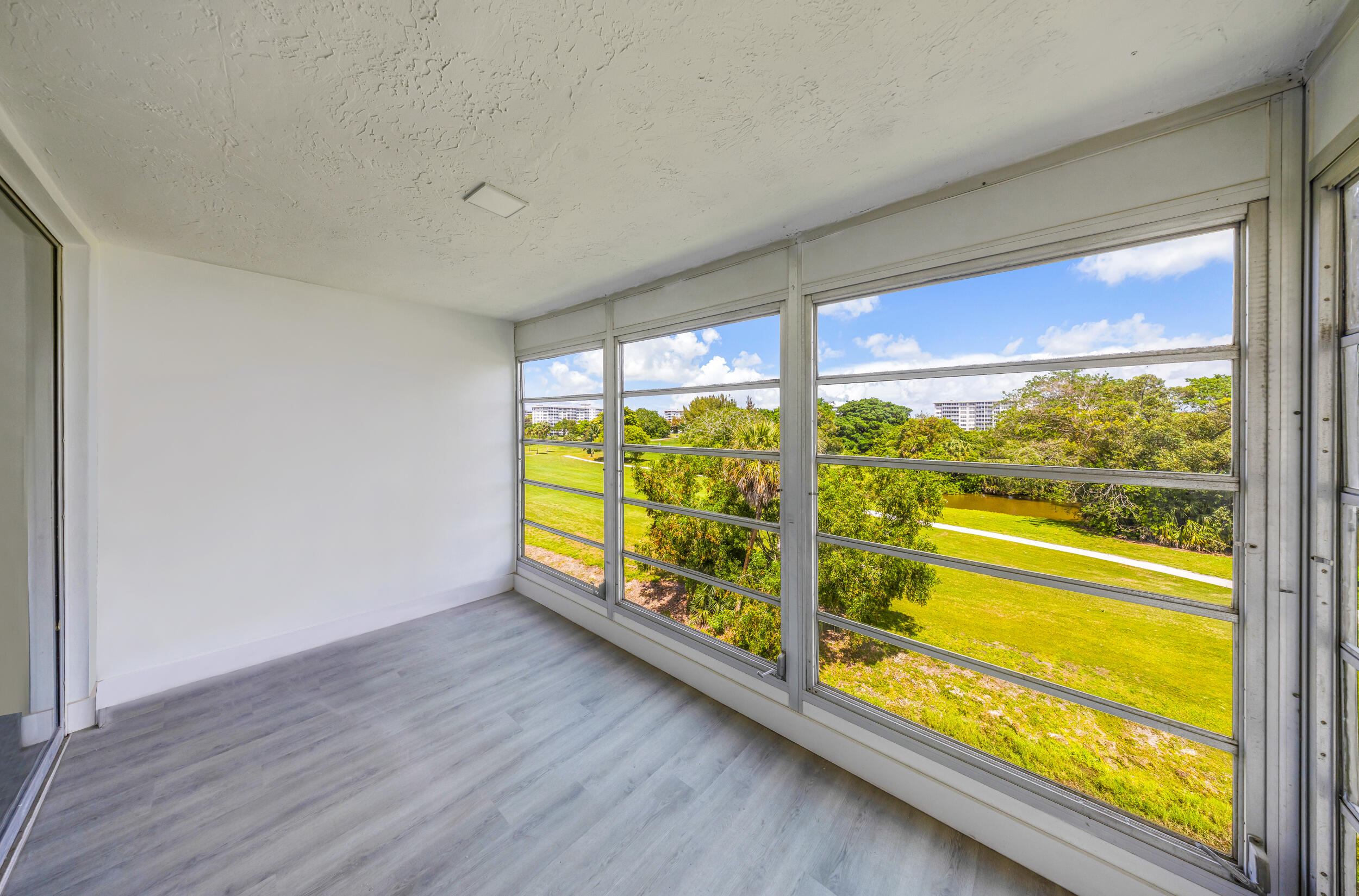 NO 35 PALM-AIRE COUNTRY CLUB - Residential Lease