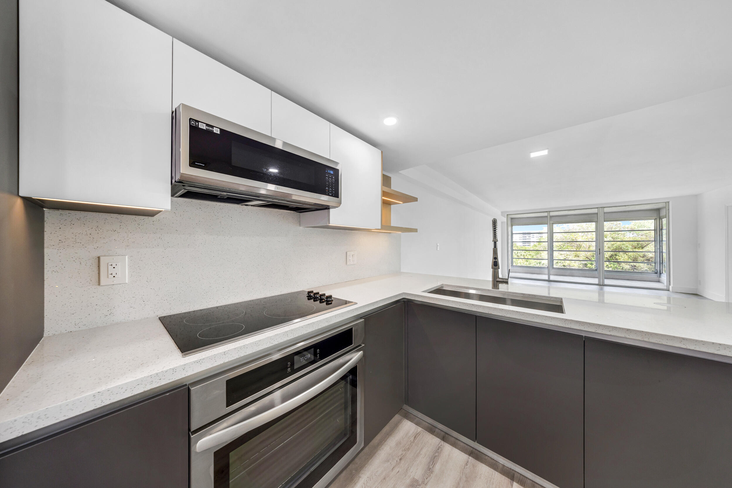 NO 35 PALM-AIRE COUNTRY CLUB - Residential Lease