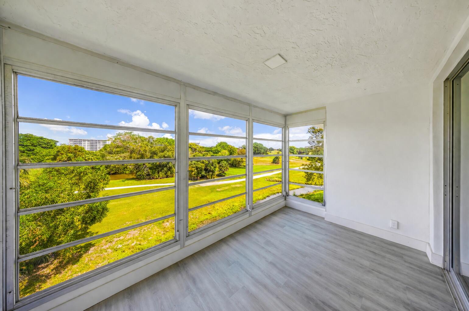 NO 35 PALM-AIRE COUNTRY CLUB - Residential Lease