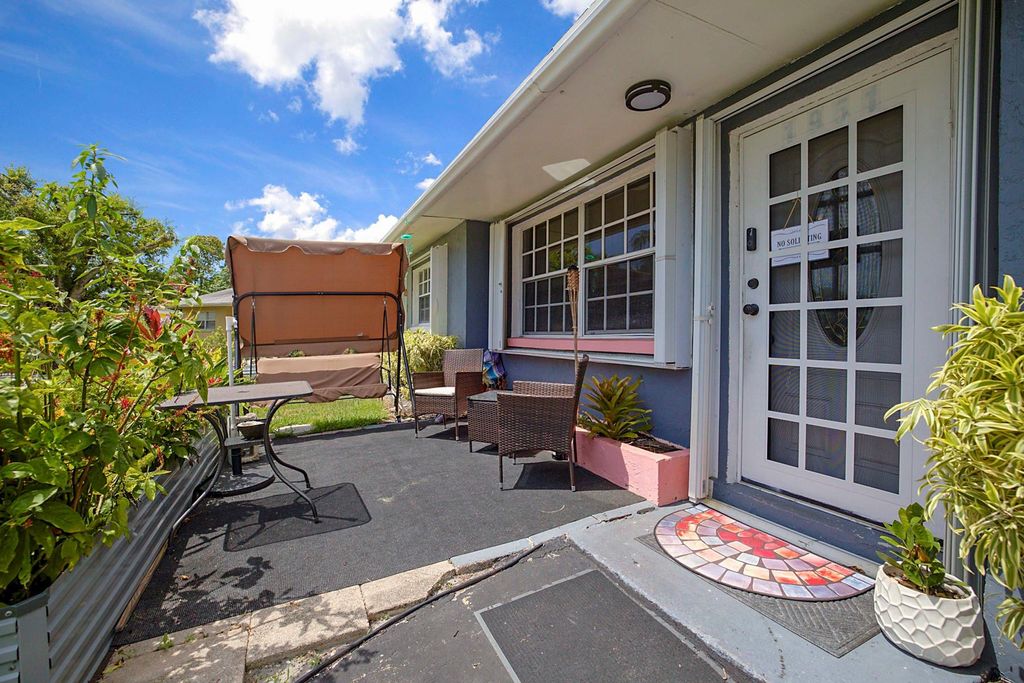 Photo of 1951 NE 1st Way, Boynton Beach, FL 33435 (MLS # F10518716)