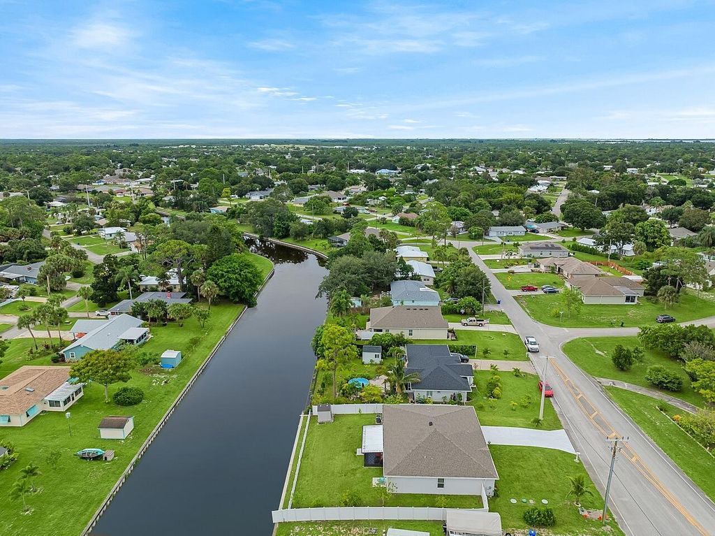 Photo of 507 Wimbrow Drive, Sebastian, FL 32958 (MLS # R11121951)