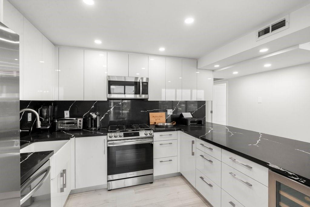 Parker Plaza Condo Estate - Residential Lease