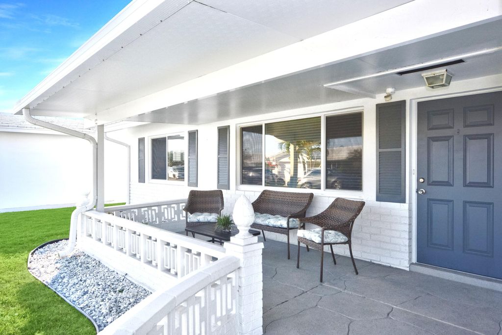 Photo of 2392 SW 11th Avenue, Boynton Beach, FL 33426 (MLS # R11165877)