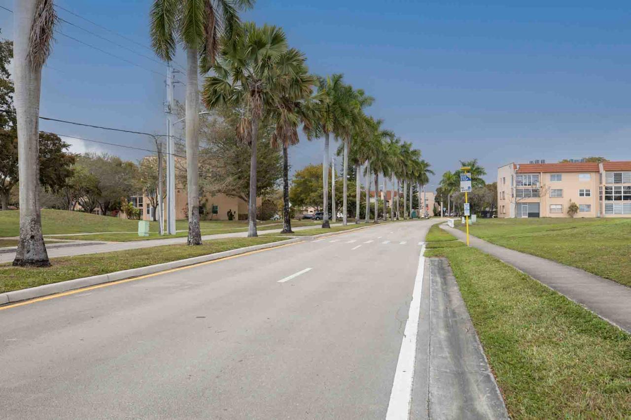 9041 Sunrise Lakes Boulevard 111