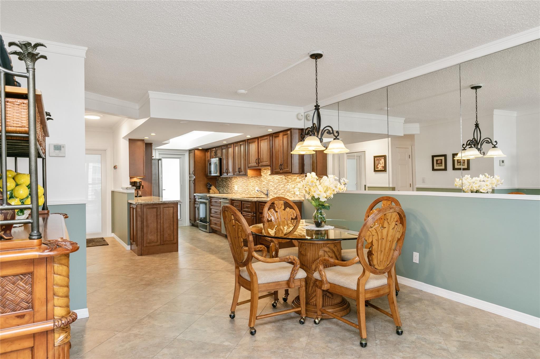 2731 NE 14th Street Cswy 605
