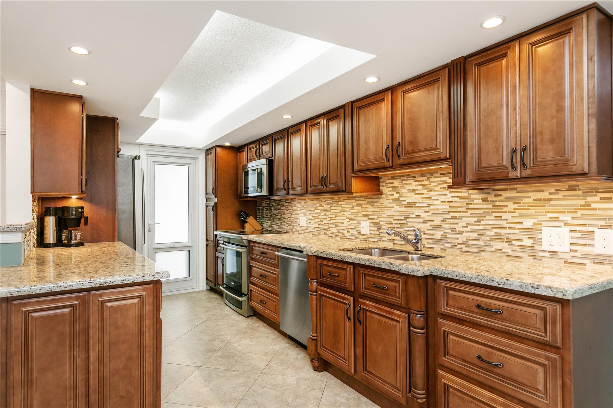 2731 NE 14th Street Cswy 605