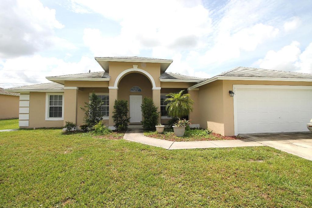 Photo of 926 SW Hamberland Avenue, Port Saint Lucie, FL 34953 (MLS # R10984210)
