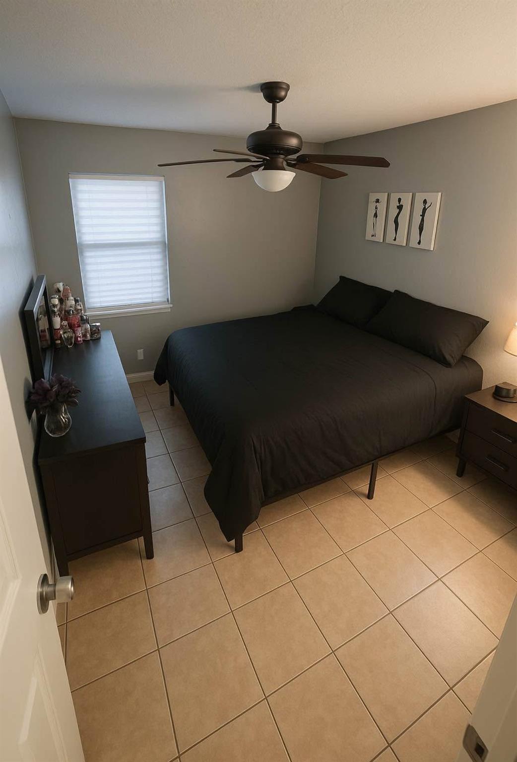 Cozy private three-bedroom apartment connected to the main house, with a private entrance. The apartment has three bedroom, two of which are occupied. Each bedroom is rented separately with a shared kitchen, double sink bathroom and laundry room. Living space is modernly updated and well maintained. One tenant per room permitted.