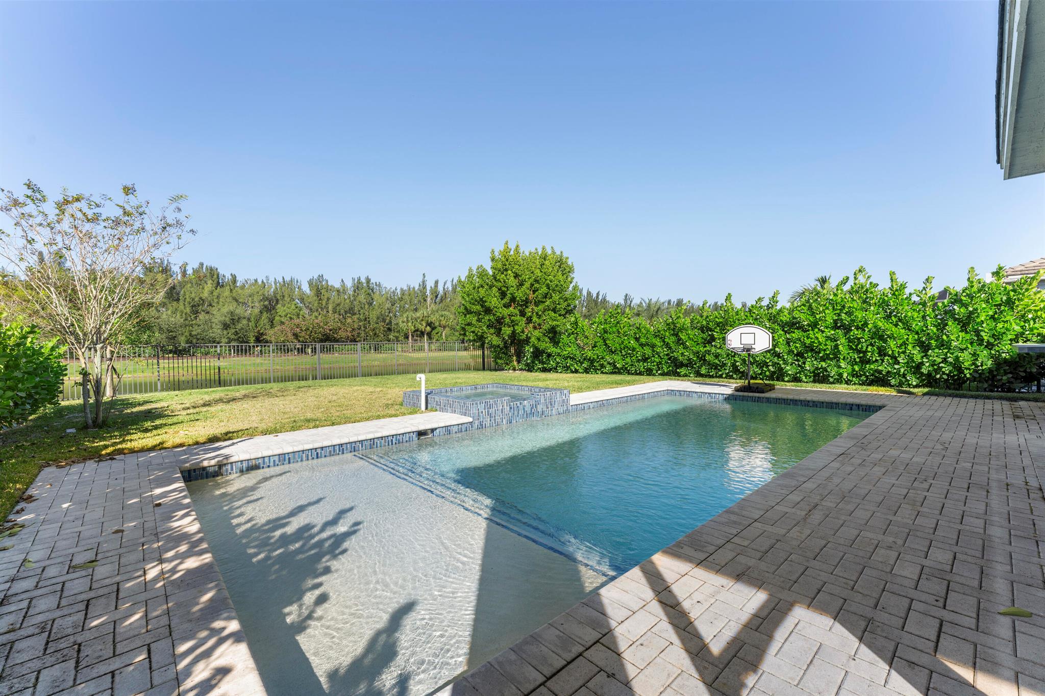 MEADOWS OF WESTLAKE - Residential Lease