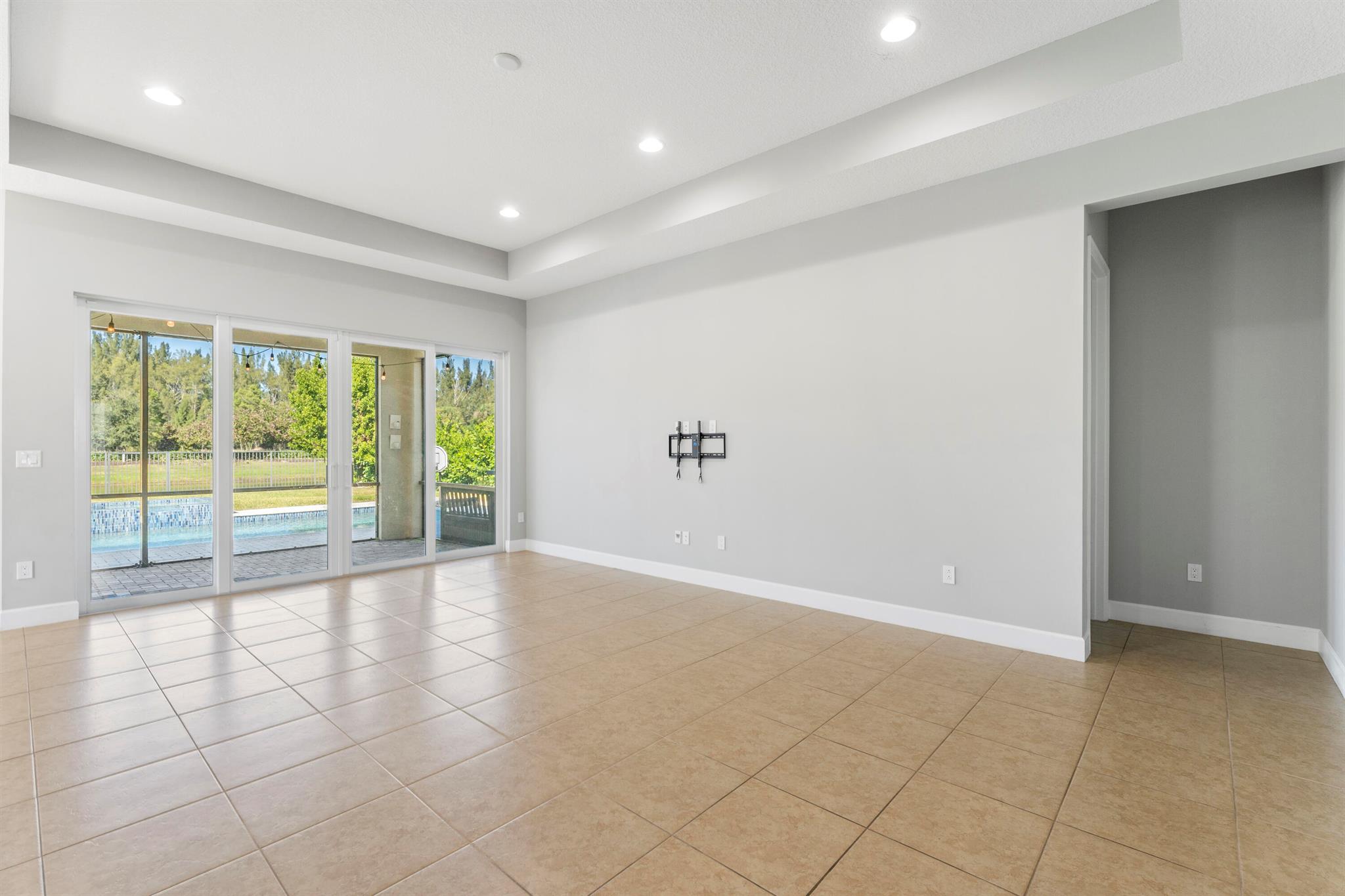 MEADOWS OF WESTLAKE - Residential Lease