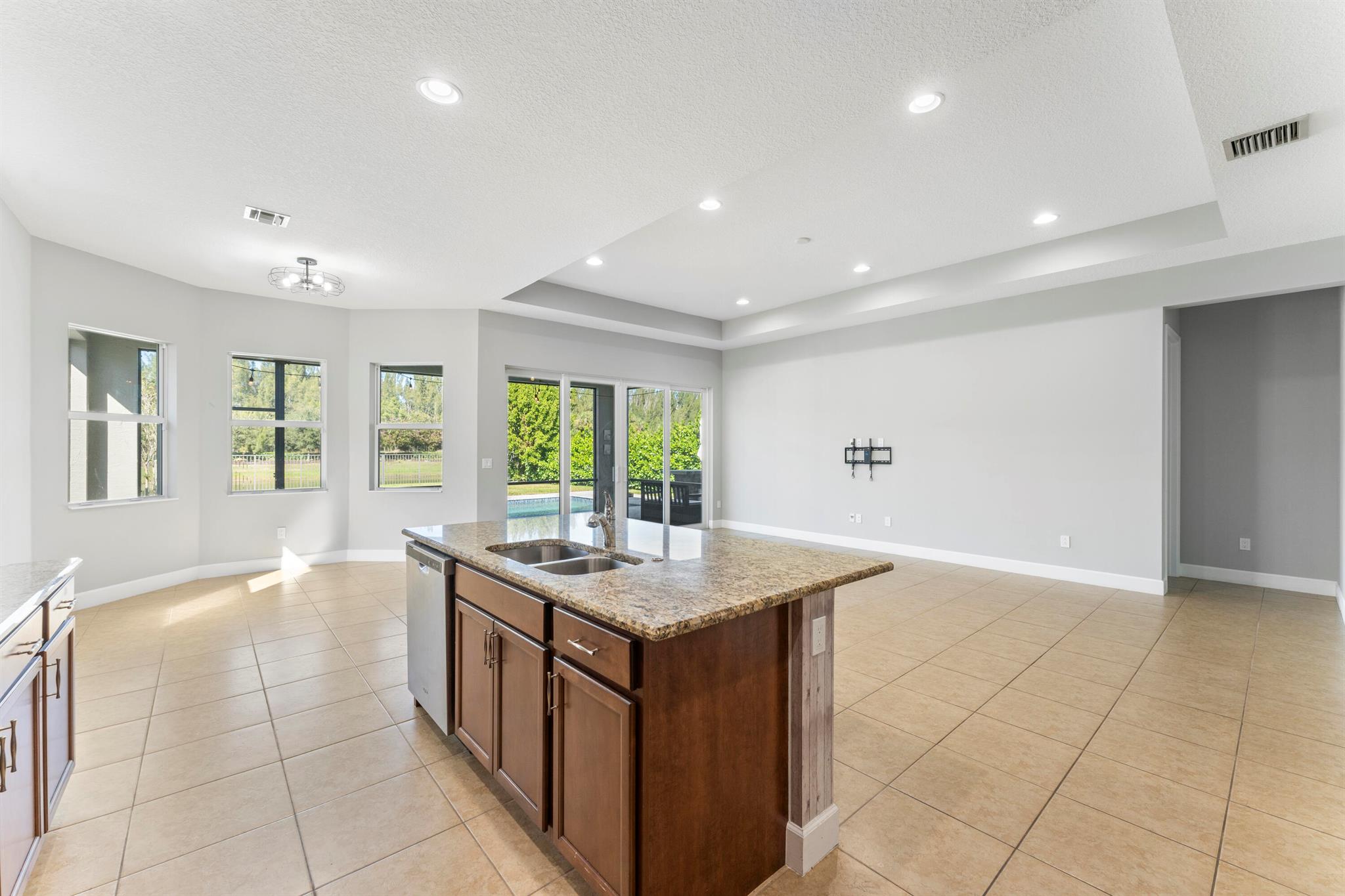 MEADOWS OF WESTLAKE - Residential Lease