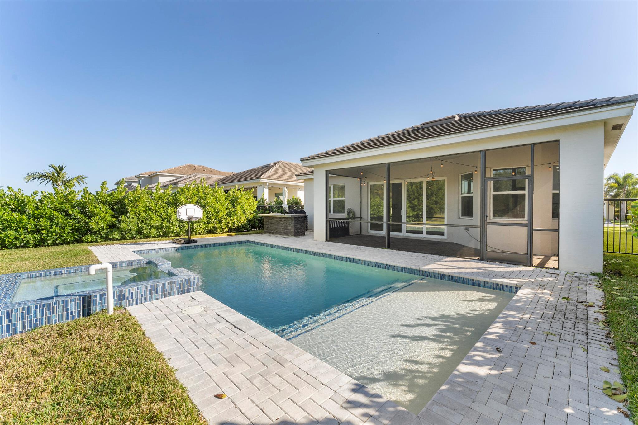 MEADOWS OF WESTLAKE - Residential Lease