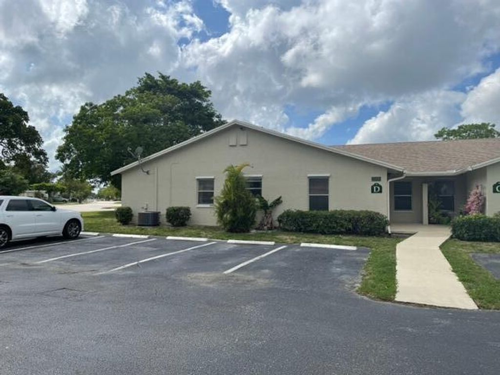 Photo of 22870 SW 13th Place #D, Boca Raton, FL 33428 (MLS # R11087005)