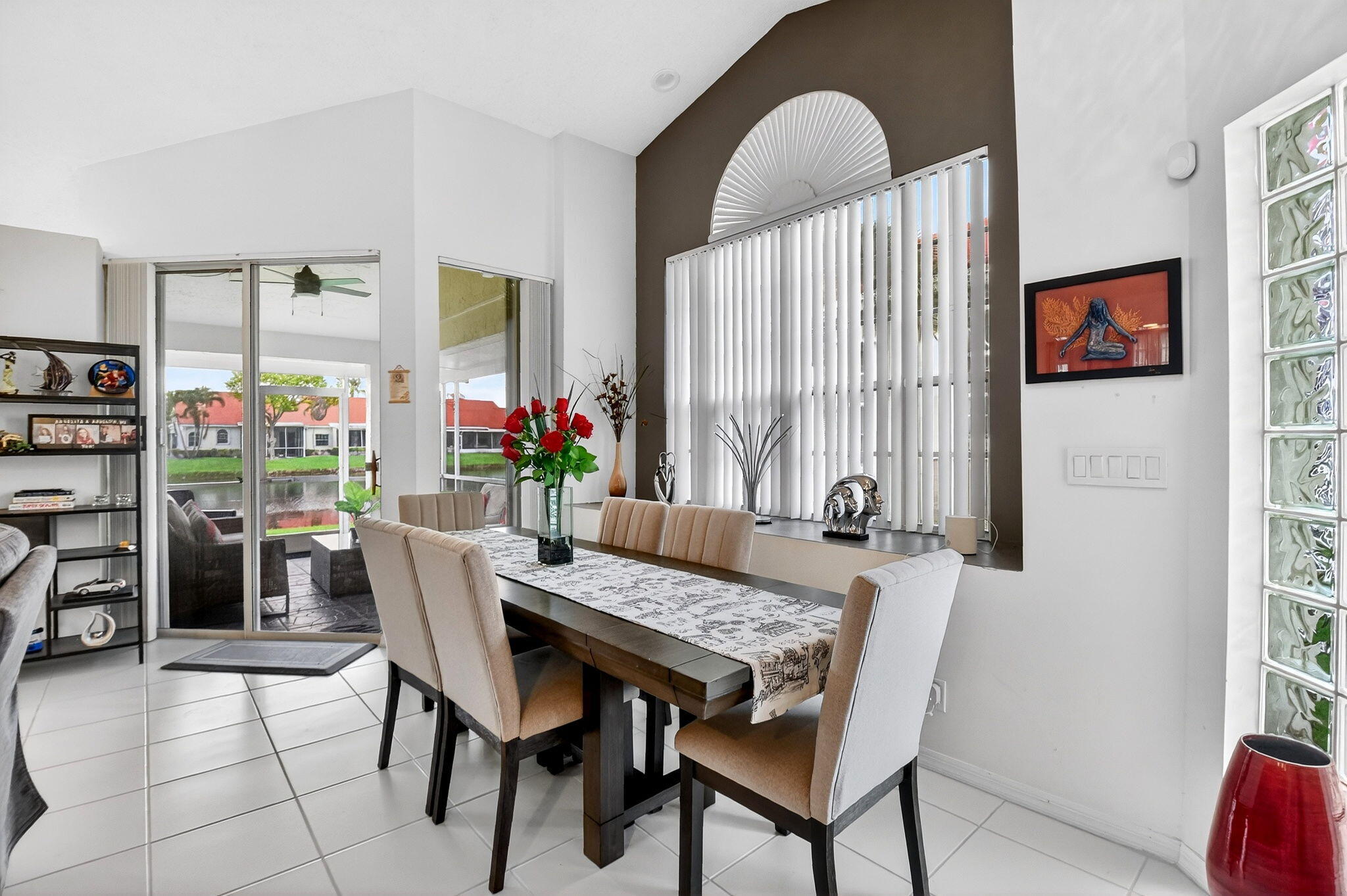 FAIRFIELDS LACUNA 1 - Residential