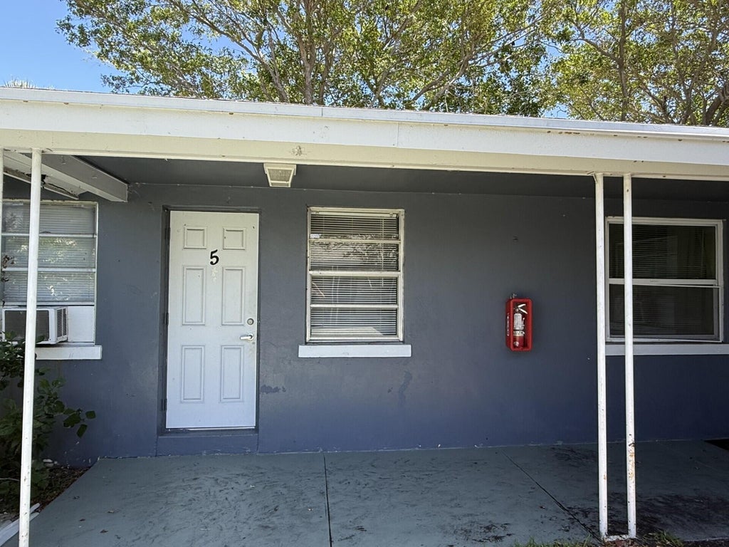 Photo of 131 E 27th Street #5, Riviera Beach, FL 33404 (MLS # B26058980)