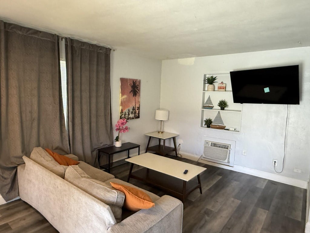Photo of 131 E 27th Street #5, Riviera Beach, FL 33404 (MLS # B26058980)