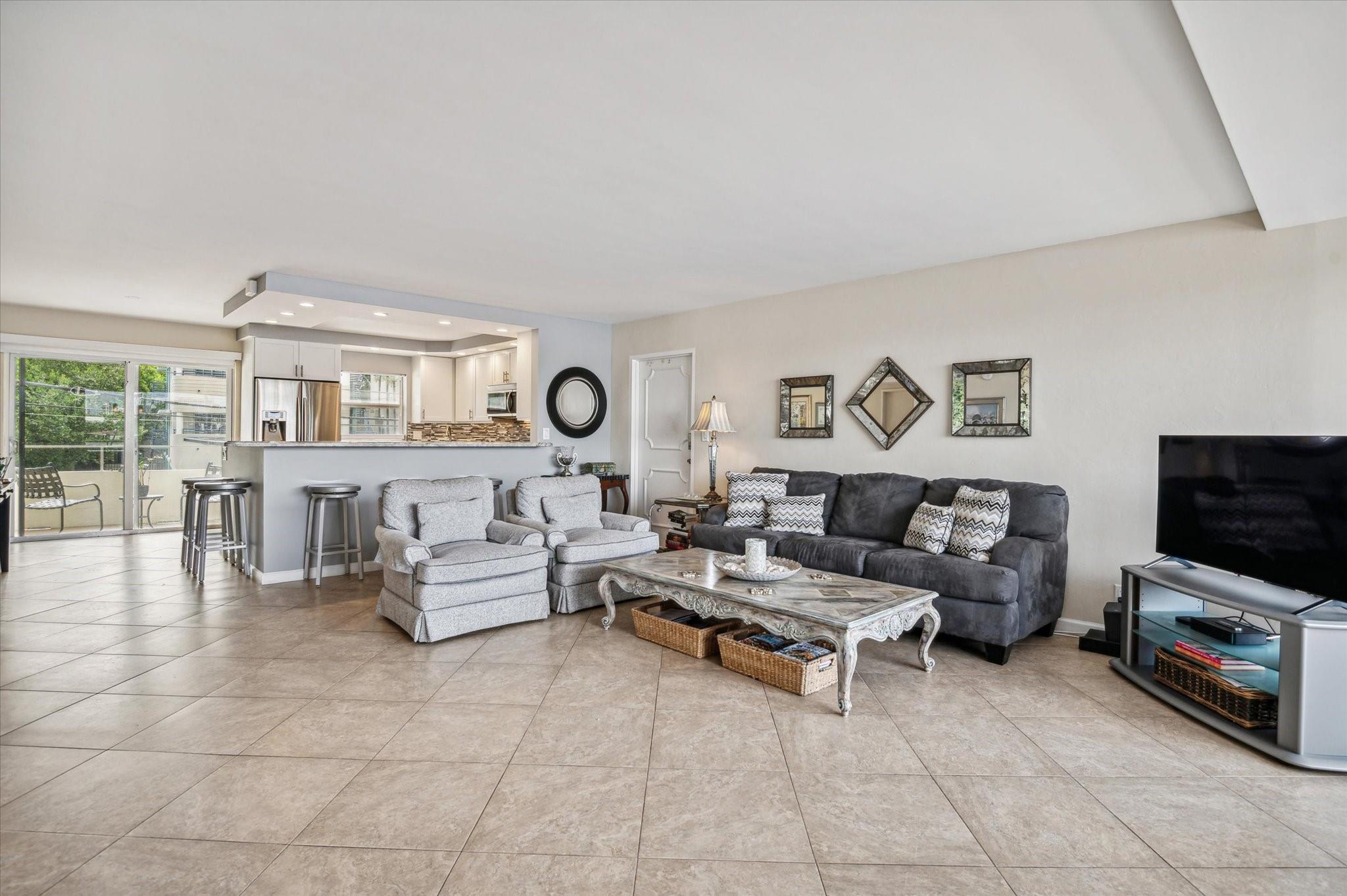 215 N Birch Rd 2B