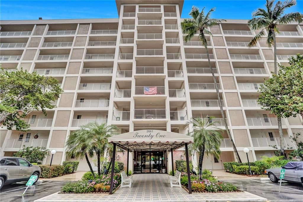 Photo of 2661 S COURSE DR #101, Pompano Beach, FL 33069 (MLS # F10329341)