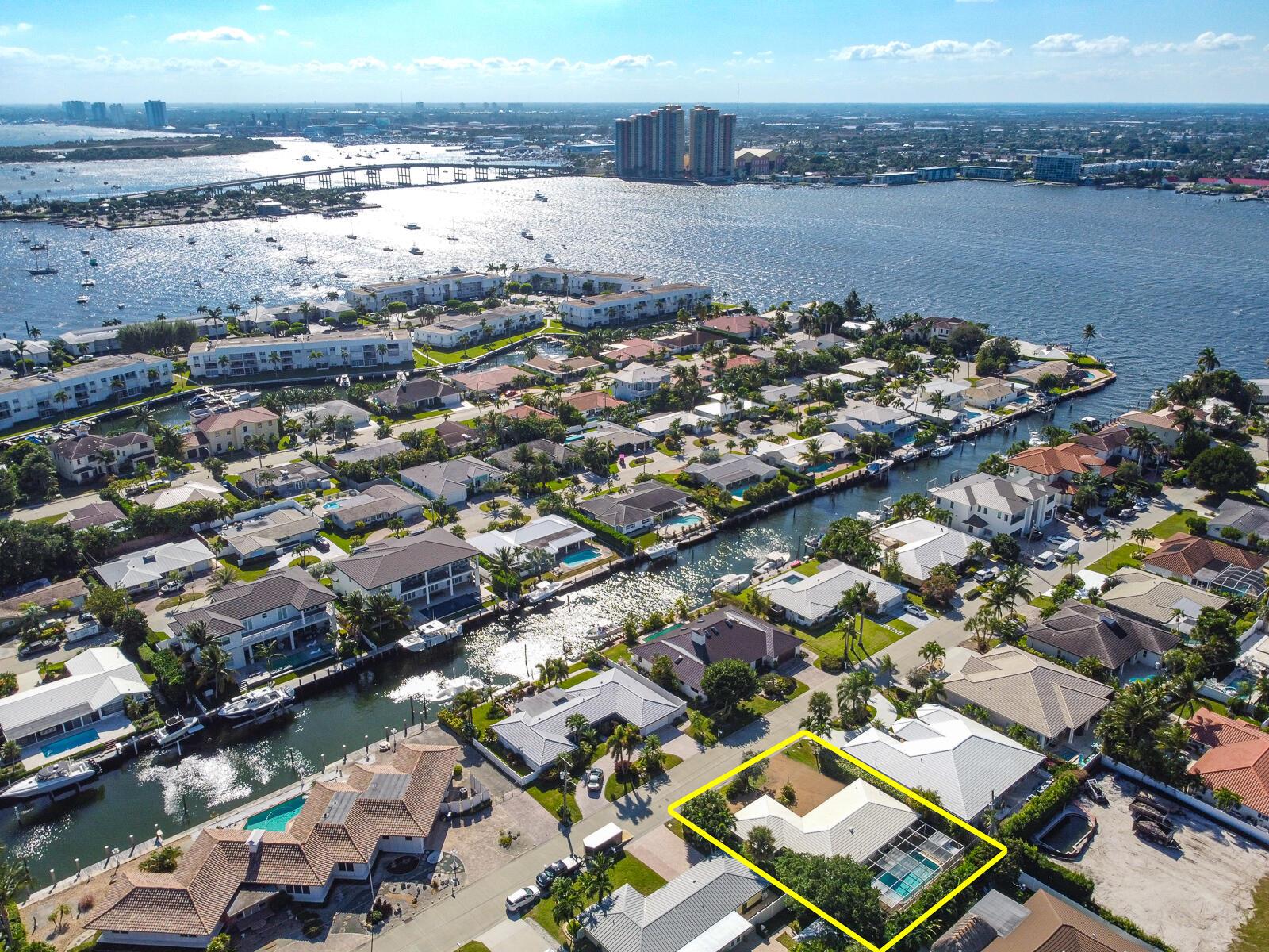 Yacht Harbor Manor - Residential