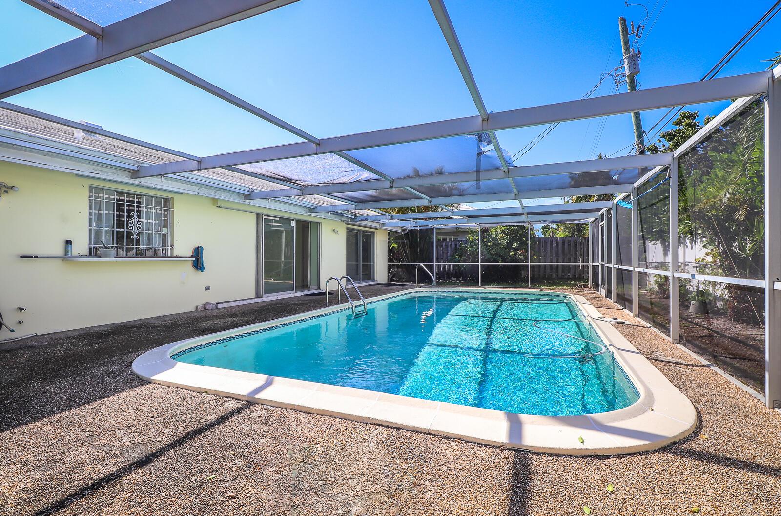 Yacht Harbor Manor - Residential