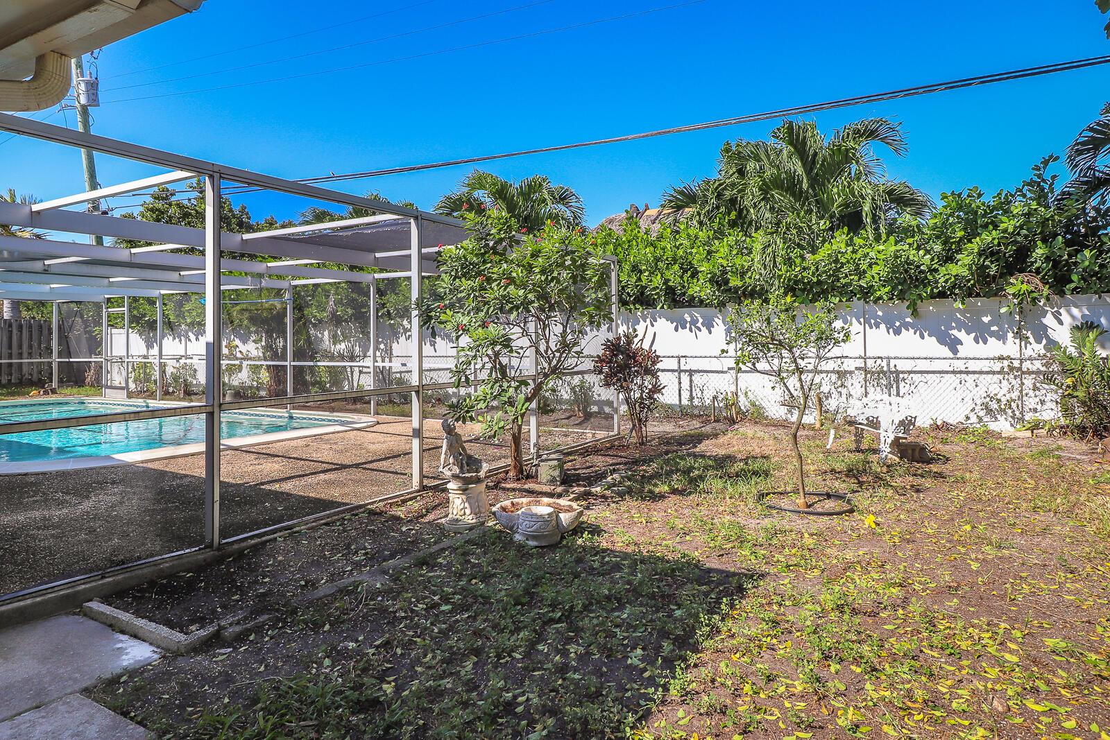 Yacht Harbor Manor - Residential