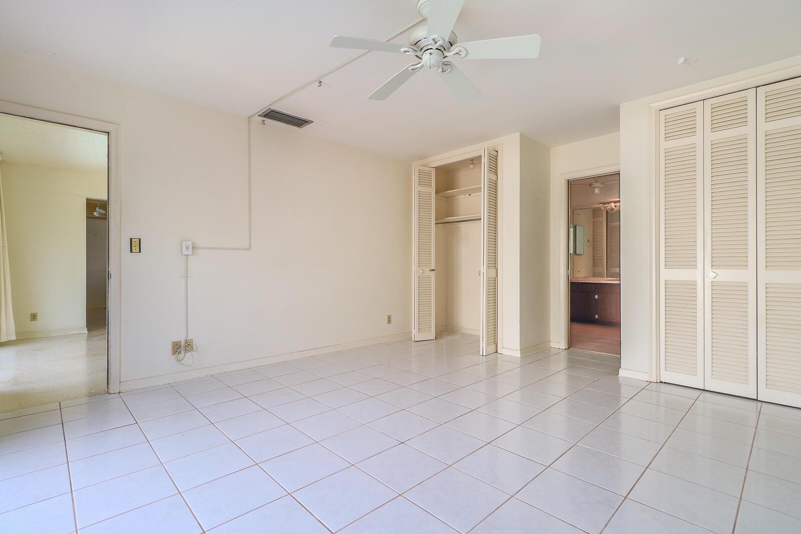 Yacht Harbor Manor - Residential