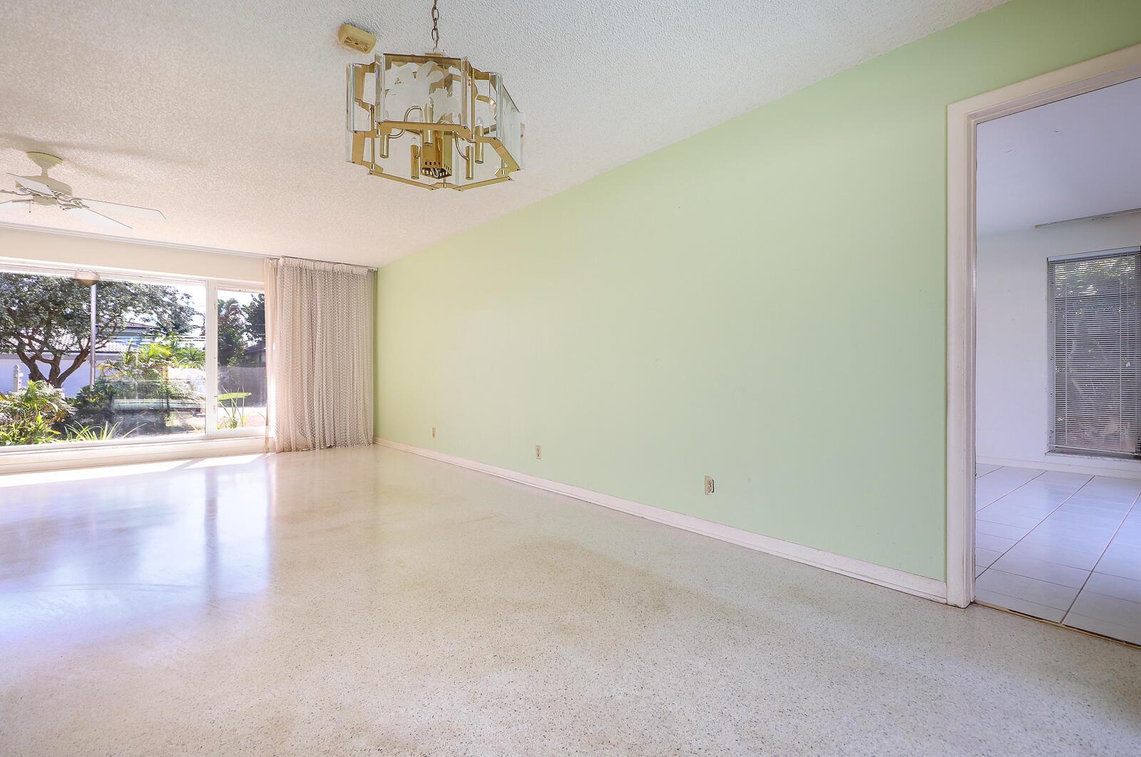 Yacht Harbor Manor - Residential