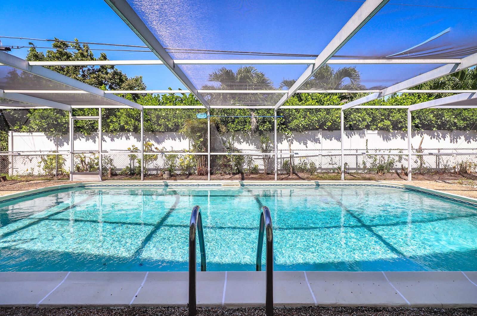 Yacht Harbor Manor - Residential