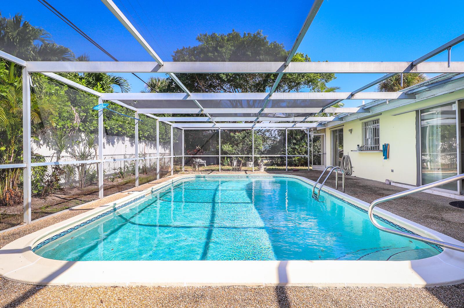 Yacht Harbor Manor - Residential