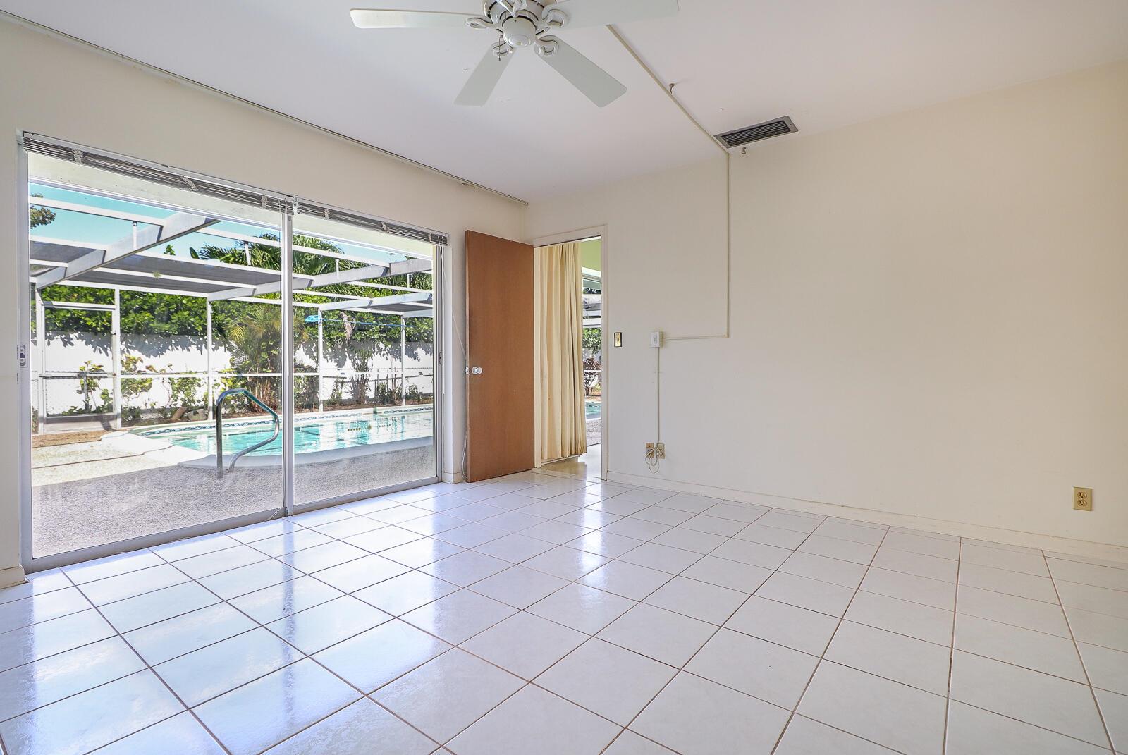 Yacht Harbor Manor - Residential