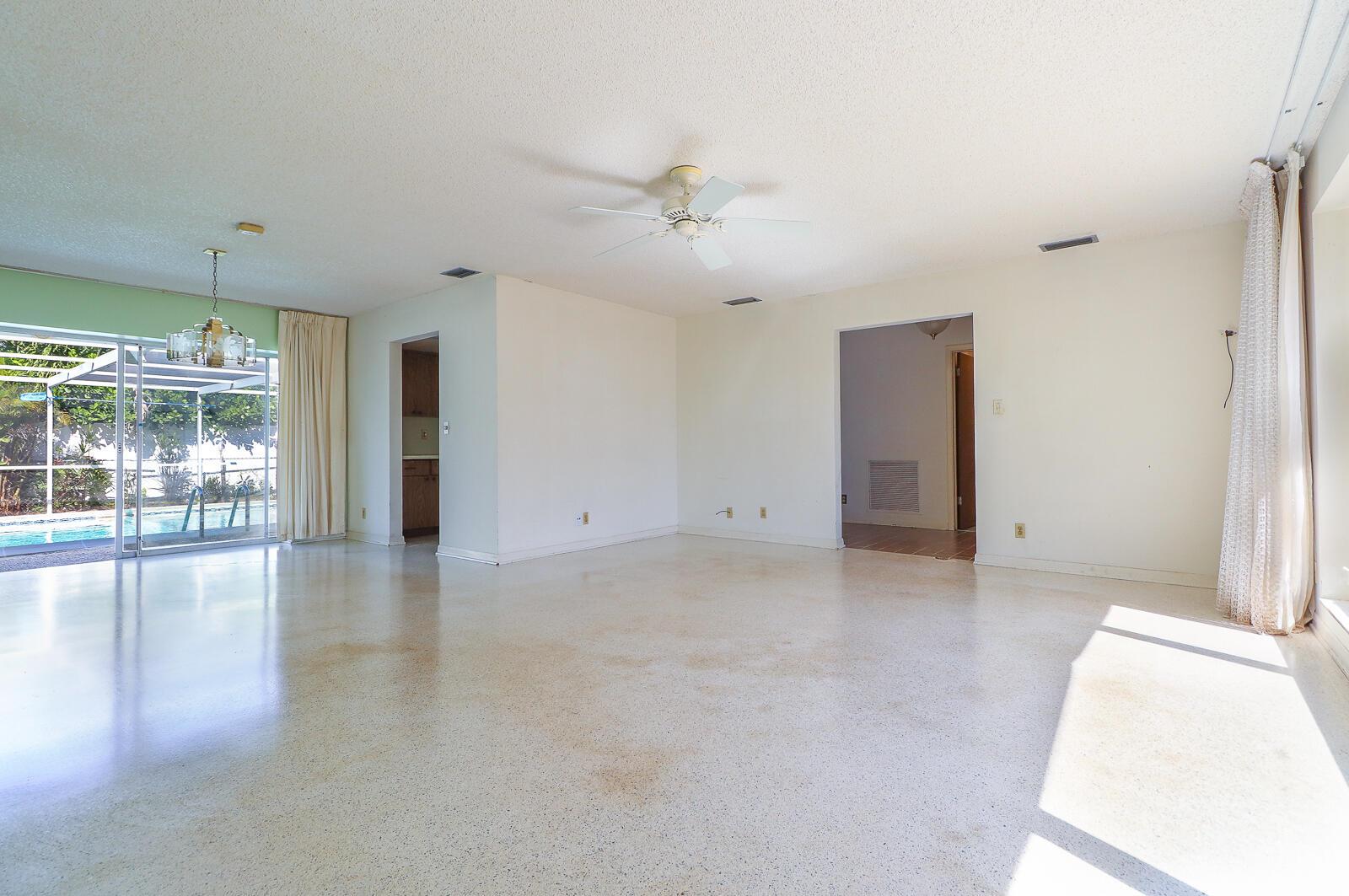 Yacht Harbor Manor - Residential